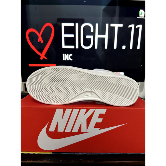 NEW WMNS SZ 10.5 Nike Women's Court Royale 2 Mid TRIPLE WHITE CT1725-100 - Picture 5 of 6